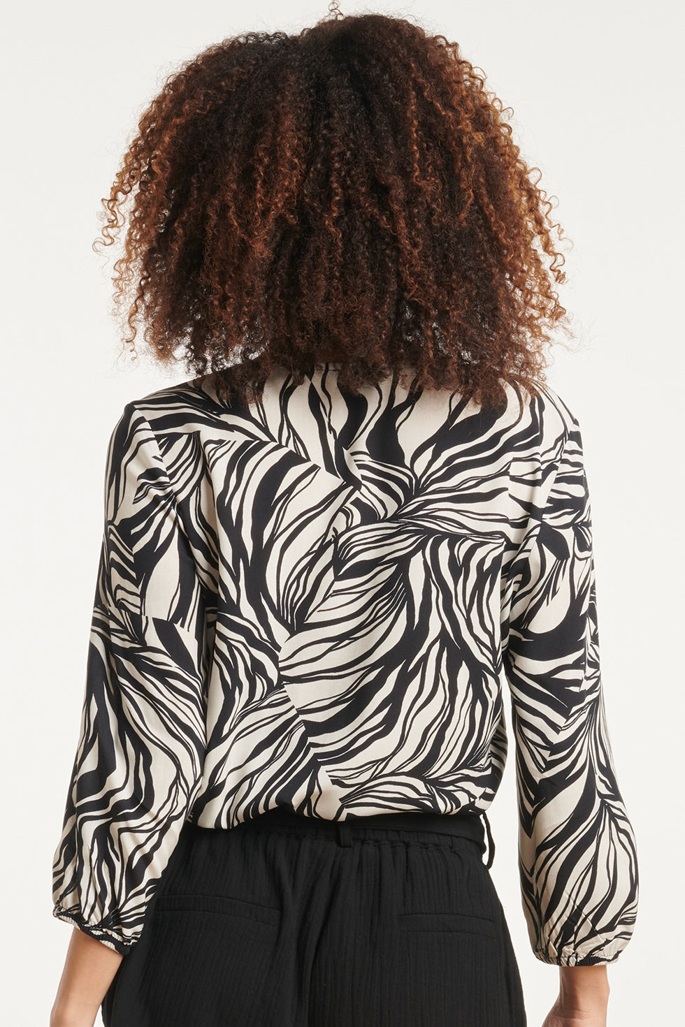 24166 Chic Abstract Print Top | Sand-Black