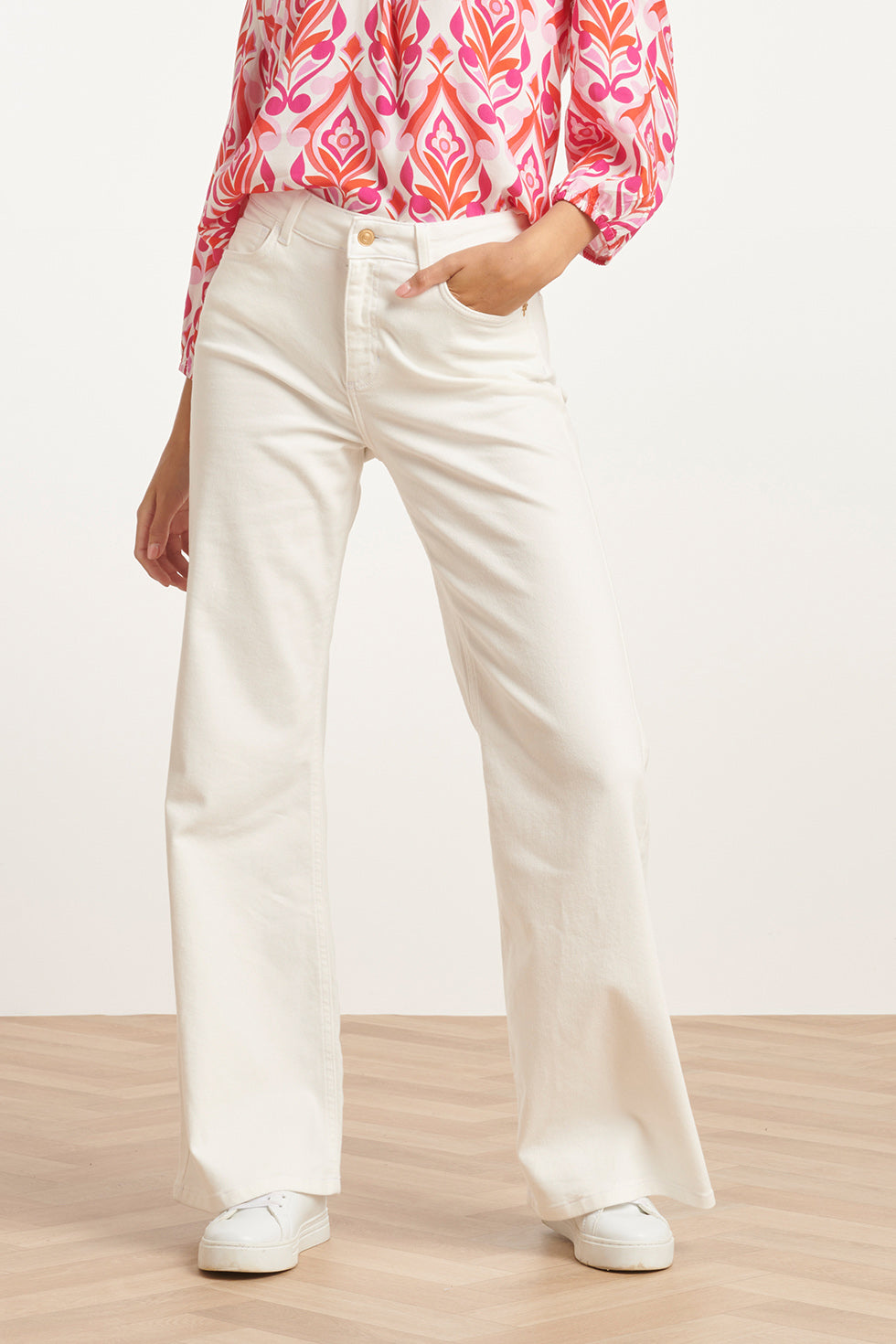 24169 Witte Flared Jeans