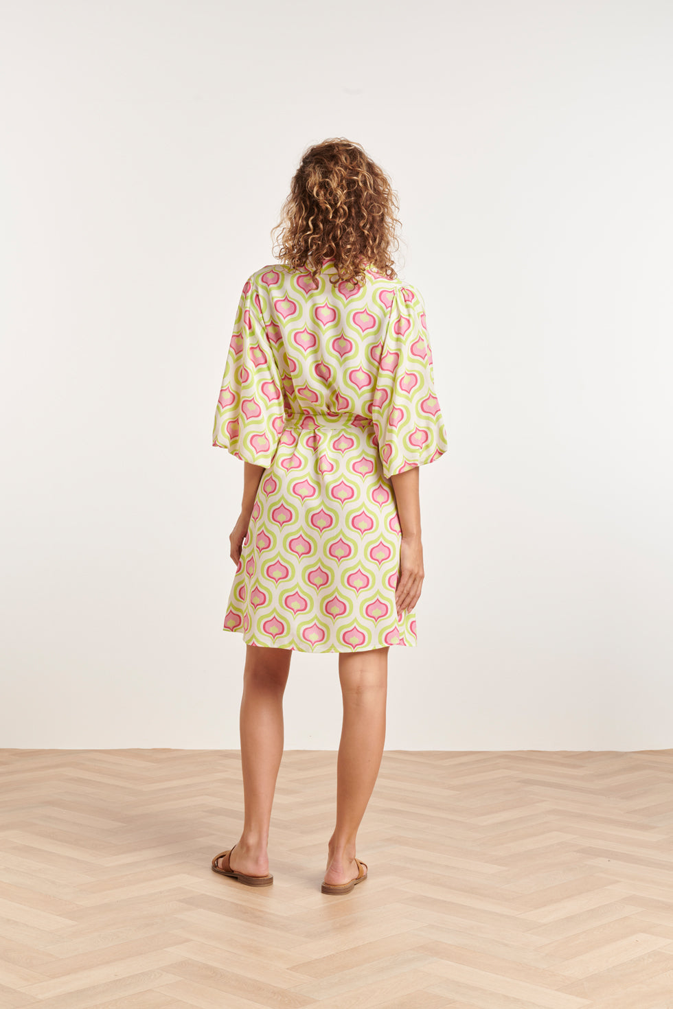 24335 Retro Bedrukt Kort Jurkje | White - Muticolour