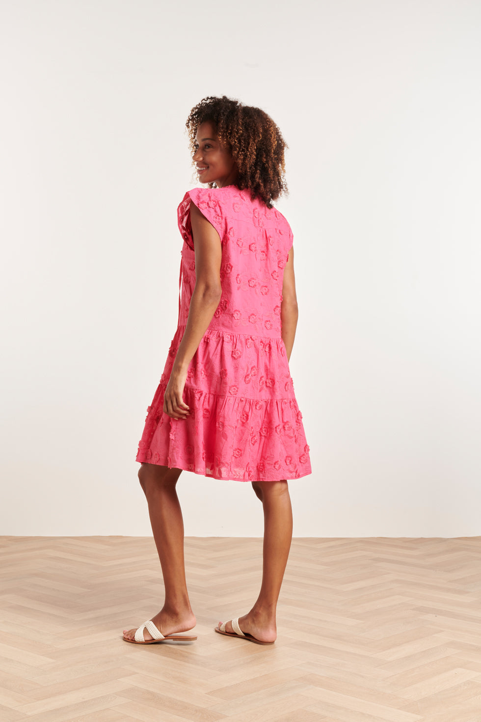 24353 Fuchsia Jurk Met 3D Bloemenstructuur | Pink