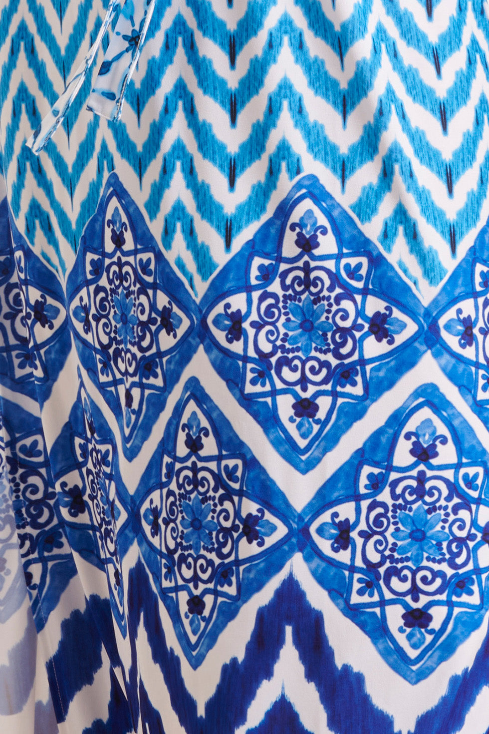 24360 Dames Maxi Te Jurk Met Ornamentaal Print | Off White-Blue
