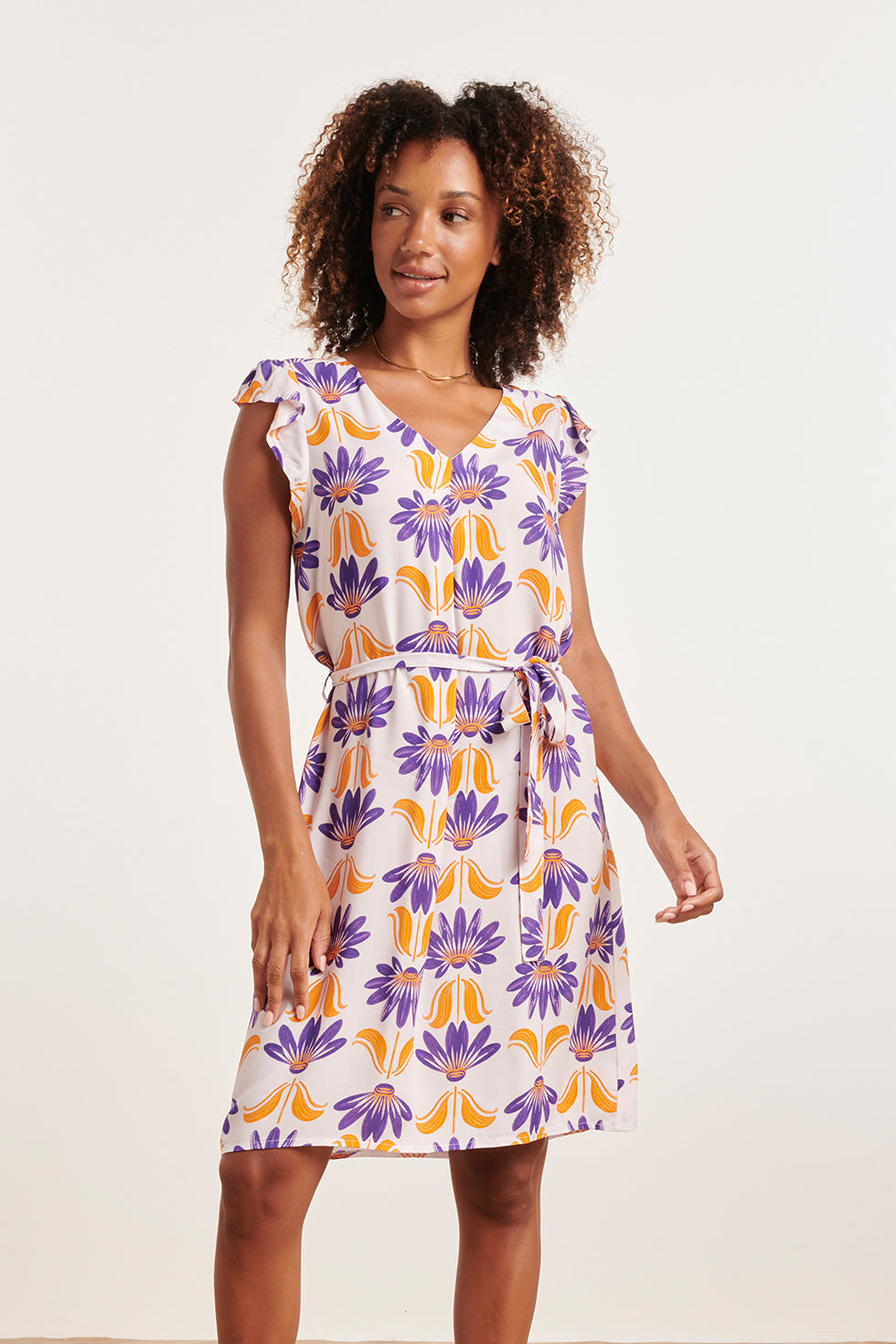 24369 Dames Korte Te Jurk Met Ruchesallover Bloemenprintpaars | Off-White-Multicolour
