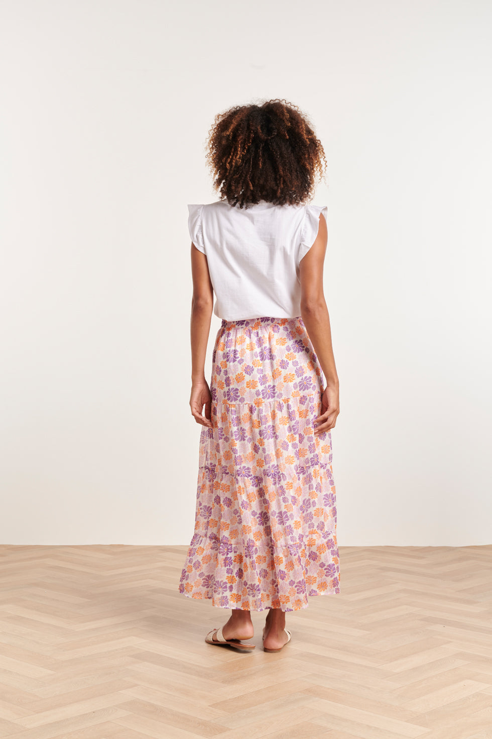 24383 Dames T-Shirt Met Korte MouwenGeborduurde Paarse Bloem | white-multicolour