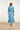 24408 Satijnen Maxi Jurk Met Abstracte Print3/4 Mouwen | White - Cobalt