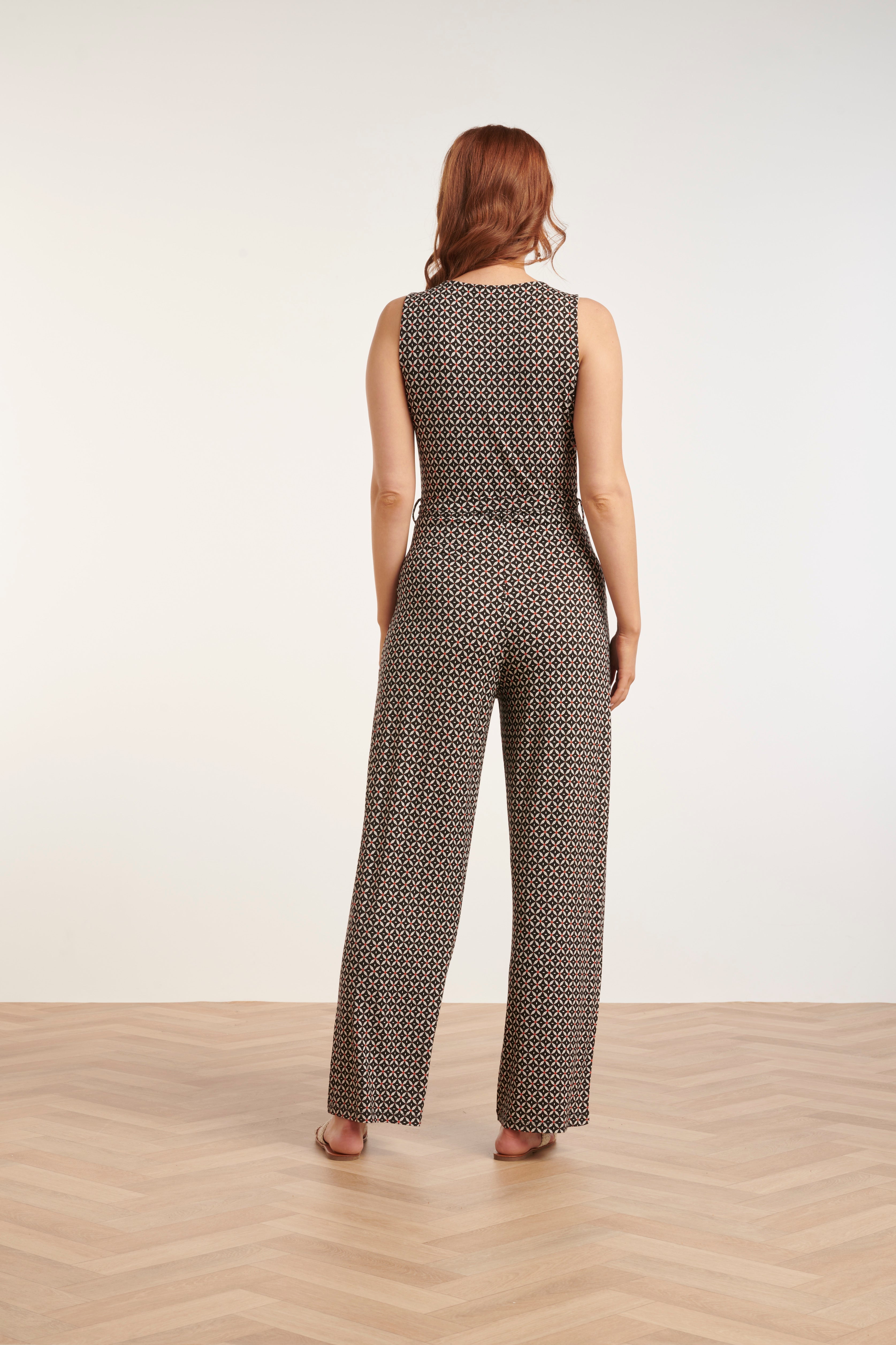 24439 Donkere Grafische Print Jumpsuit | Muticolour