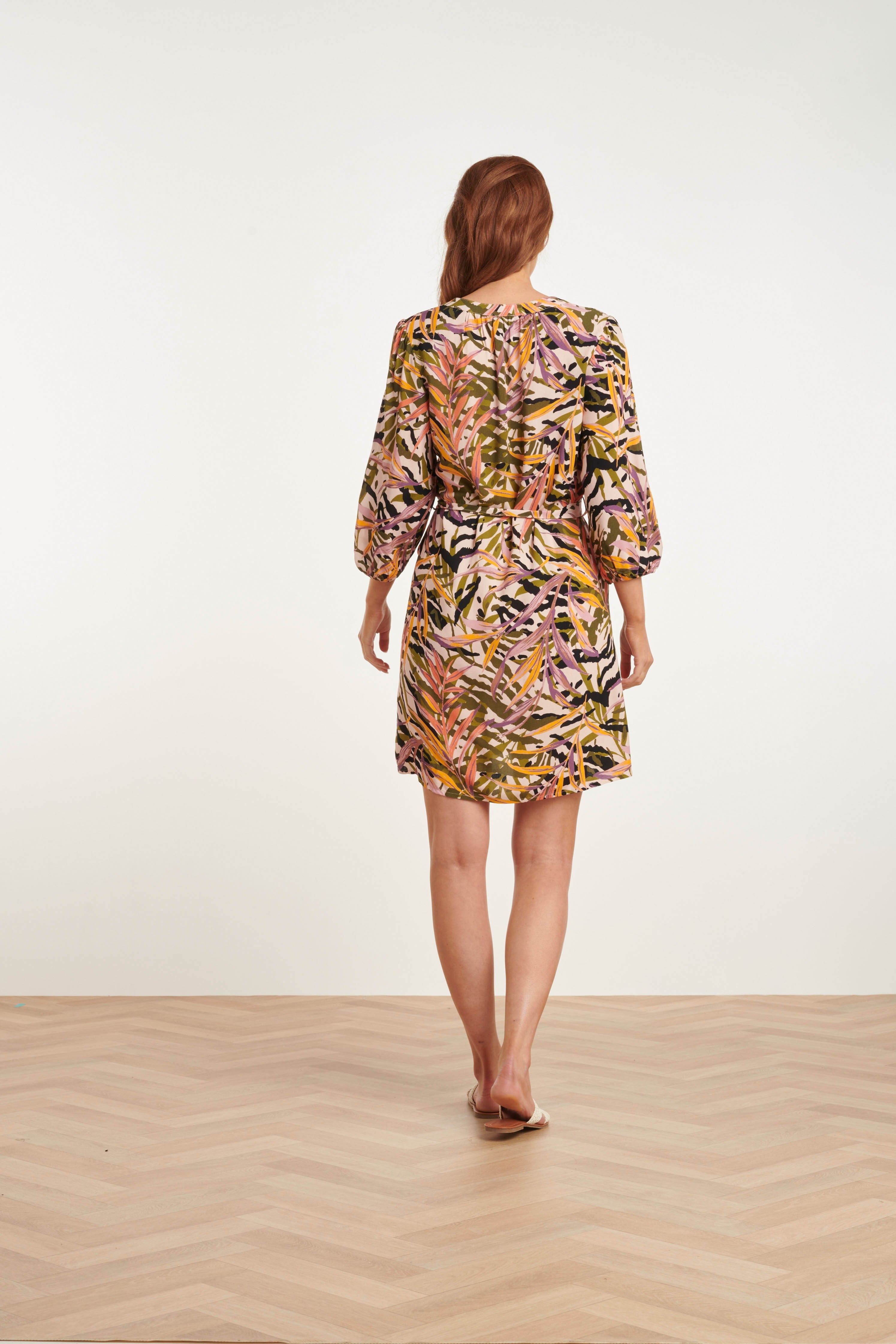 24449 Zomerjurk Met Korte Bladprintpofmouwen | Muticolour