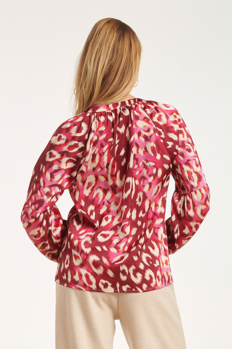 24504 Fuchsia Cheetah Print Satijnen Blouse | Pink - Fuchsia