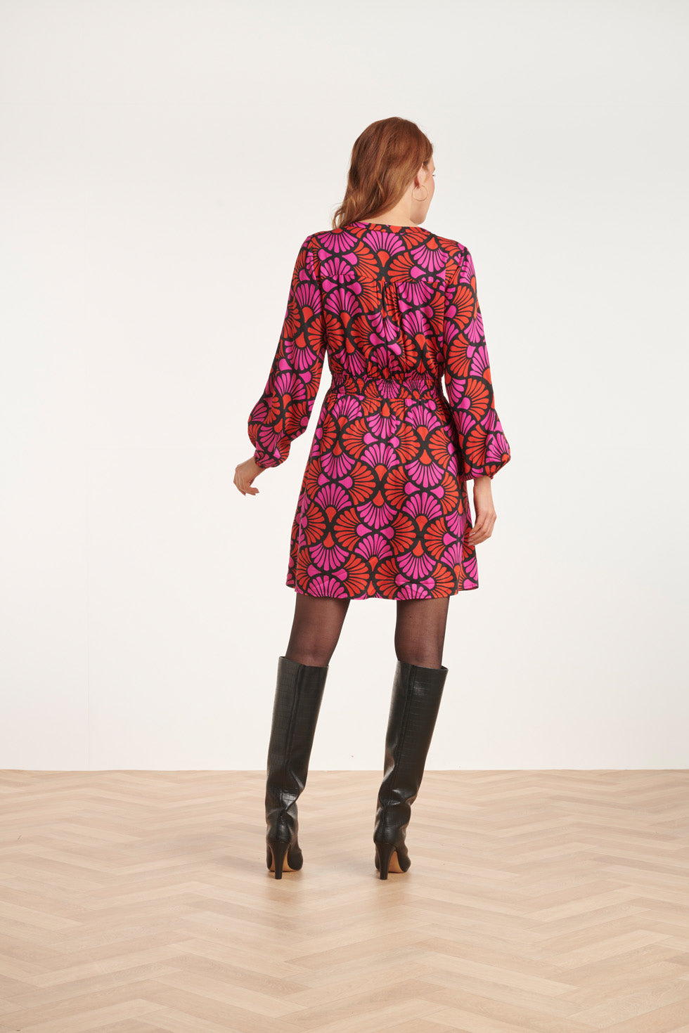 24515 -Fuchsia Gedrukte Korte Jurk | Blackwhite