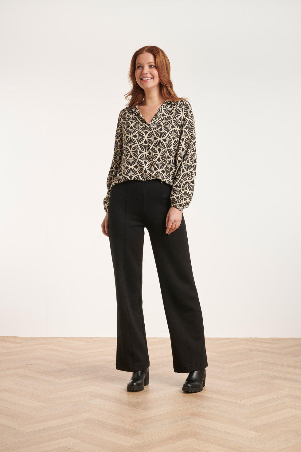 24534 Grafisch Bedrukte Top | Sand-Black