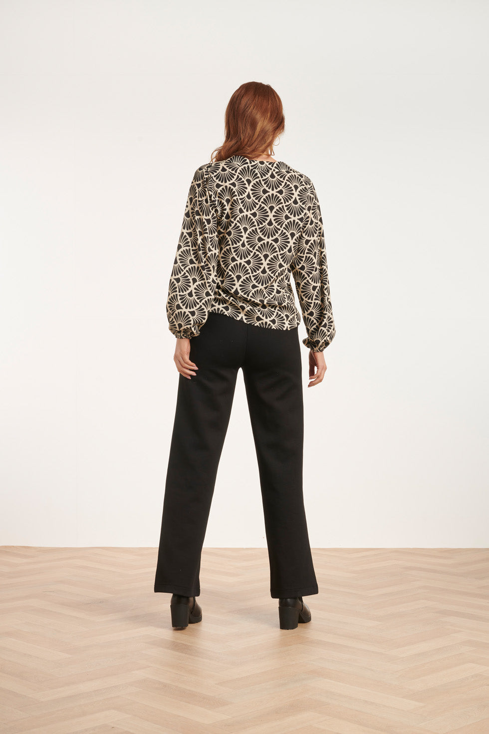 24534 Grafisch Bedrukte Top | Sand-Black