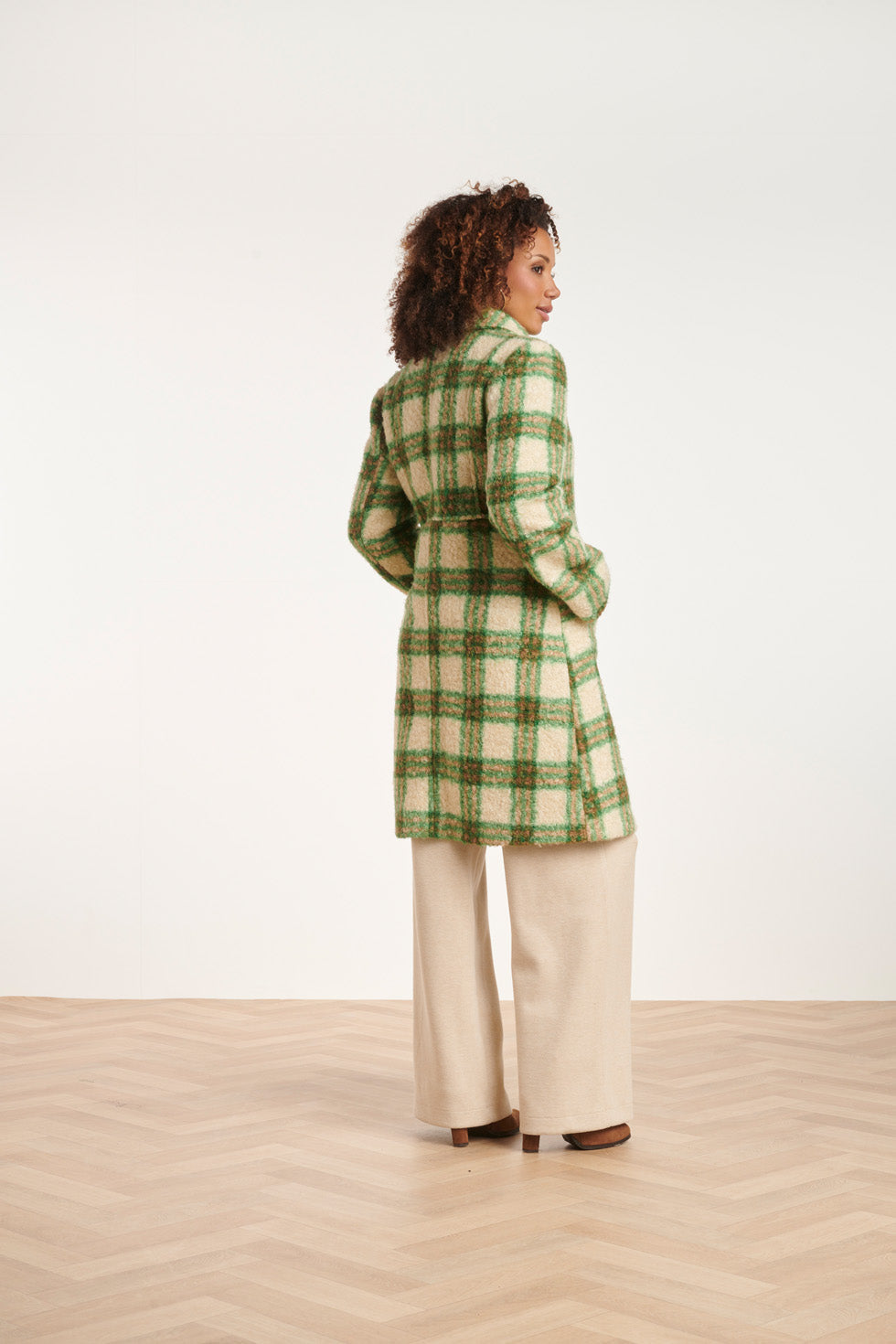 24558 Lange Geruite Jas | Sand-Green