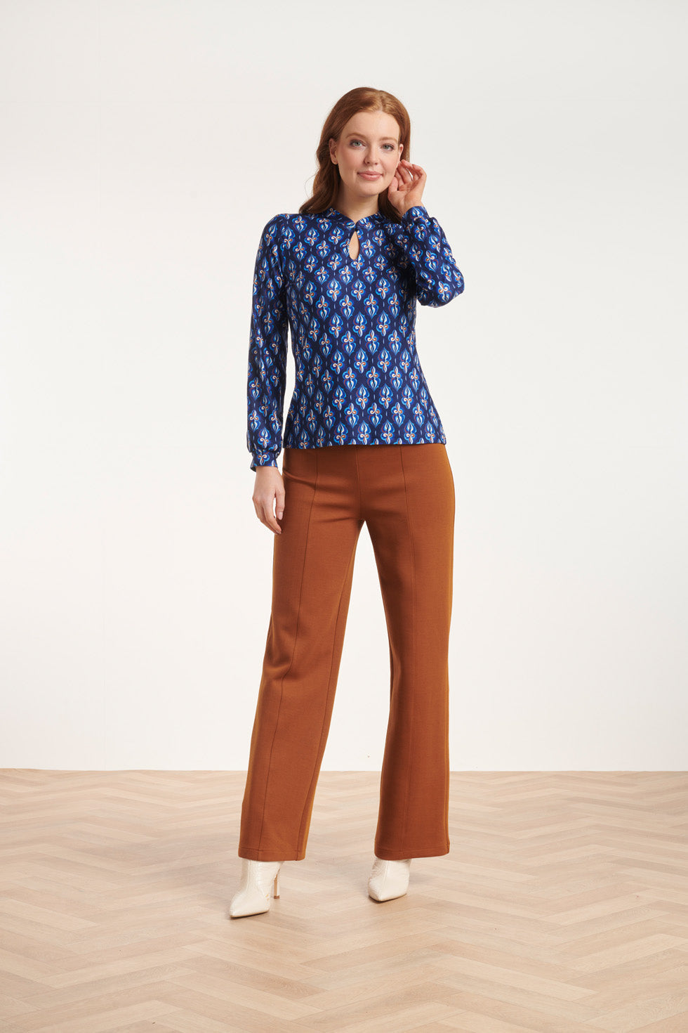 24590 Stretchy Cognac Flared Broek | Cognac