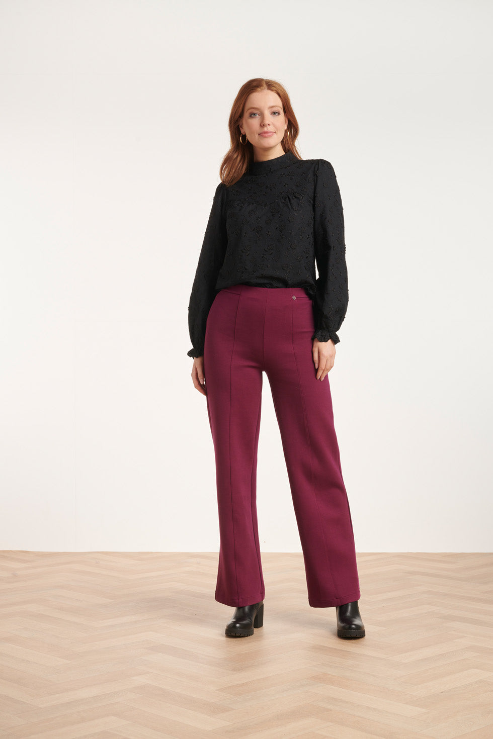 24590 Stretchy Paarse Flared Broek | Purple