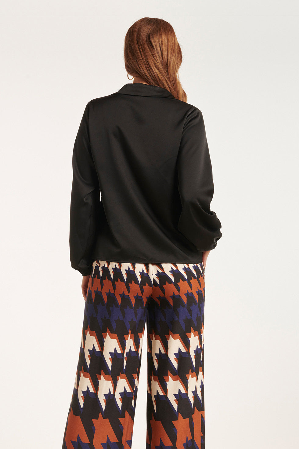 24594 Satijnen E Top | Black