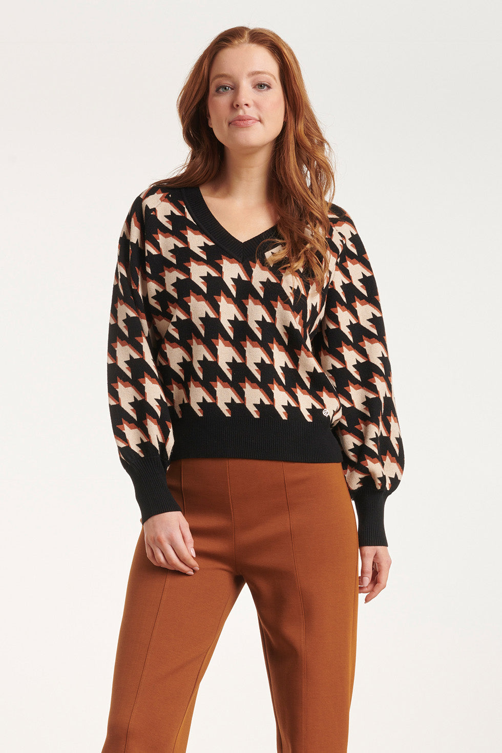 24599 Gebreide Top Met Pied-De-Poule Print | Black - Sand