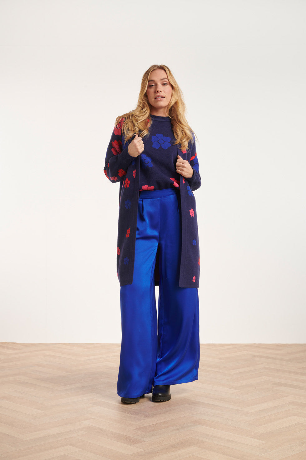 24600 Gebreide Lange Cardigan Met Bloemenprint | Navy - Muticolour