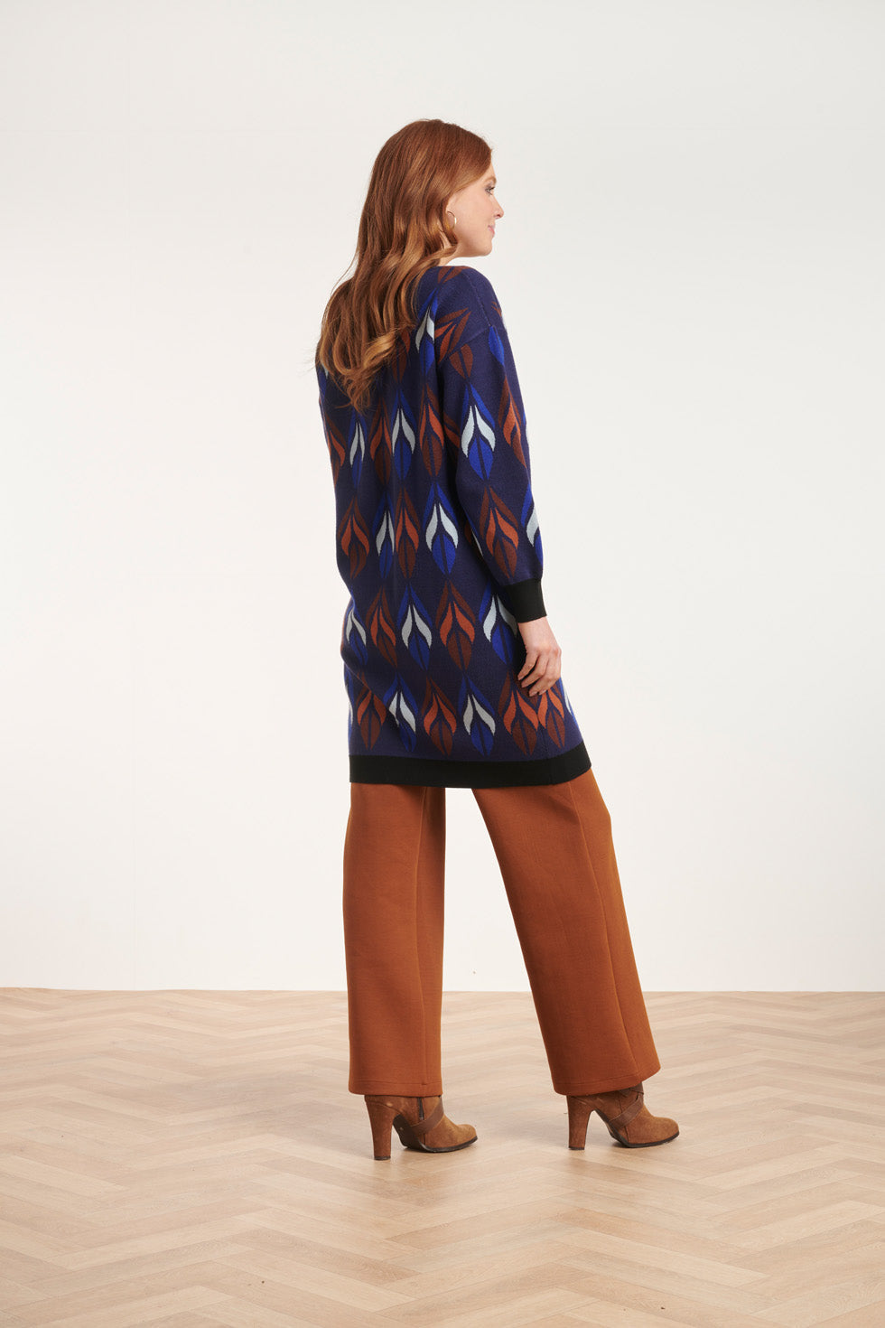 24613 Gebreide Vest Met Bladeren Print | Blue-Brown
