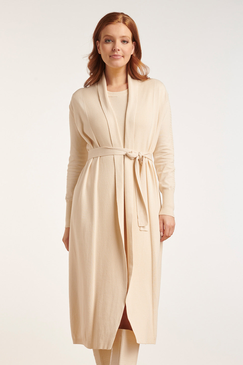 24623 BEige e Mouwloze Fijngebreide Cardigan | Sand