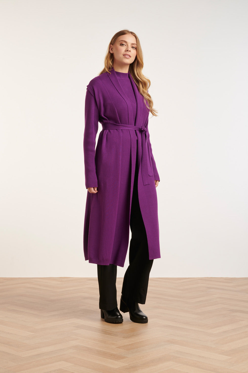 24623 Paars E Mouwloze Fijngebreide Cardigan | Purple