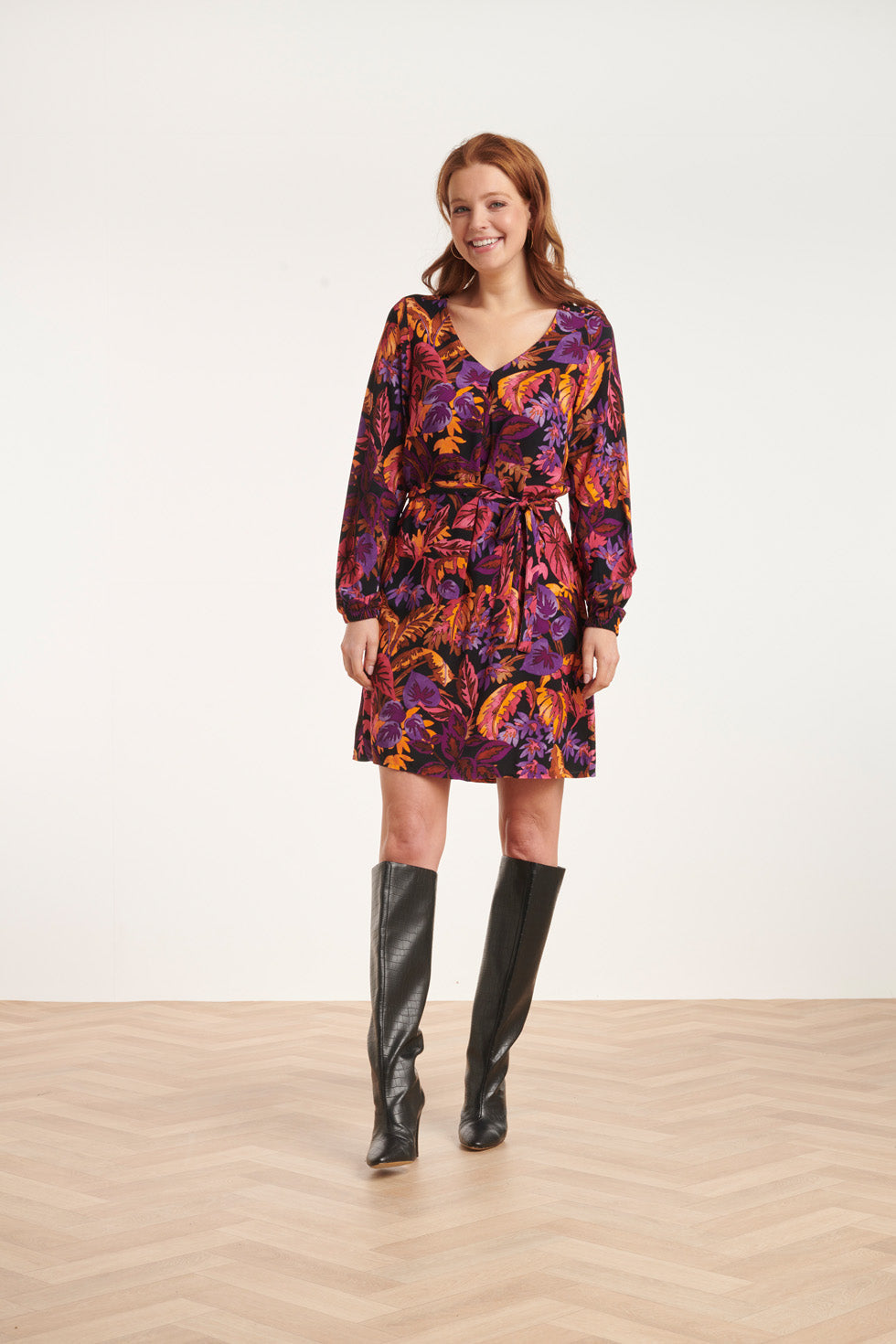 24647 Multicoloured Leaf Print Jurk | Blackwhite