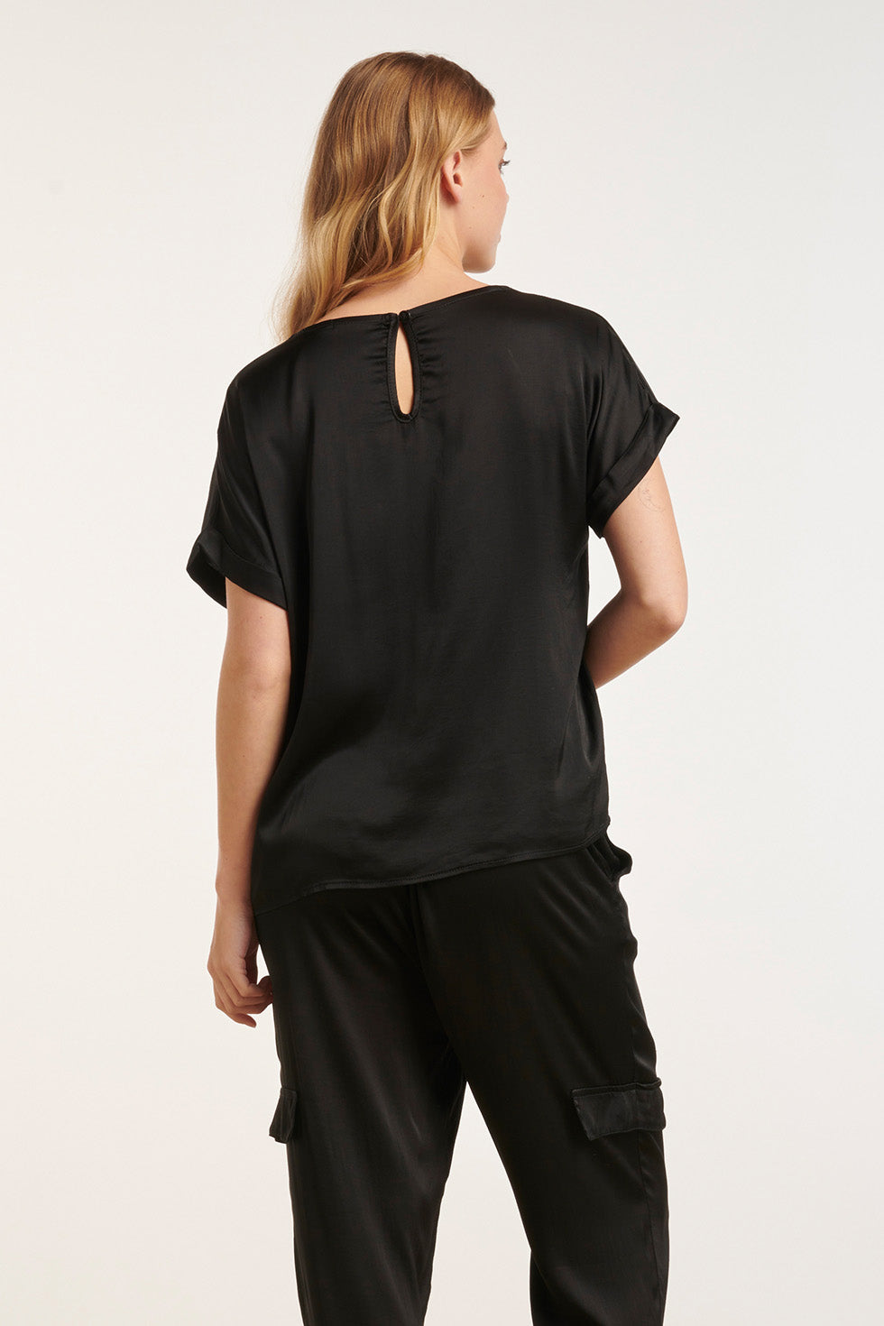24682 Satijnen Top Met V-Hals | Black