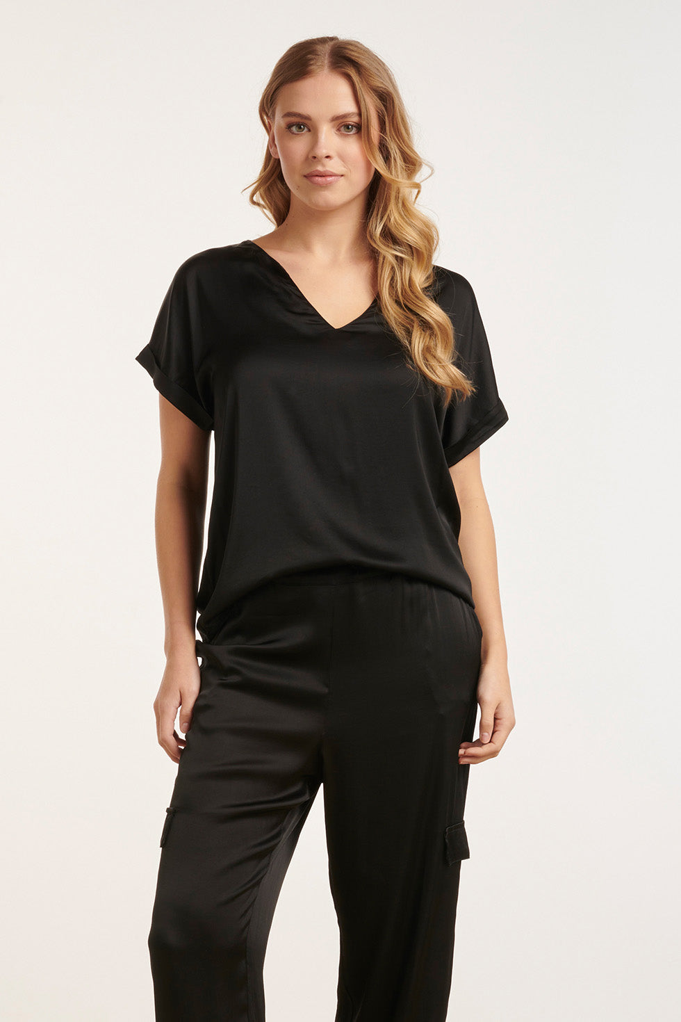 Blouse Satijnen Hemdje Zwart 24682 Satijnen Top Met V-Hals Black