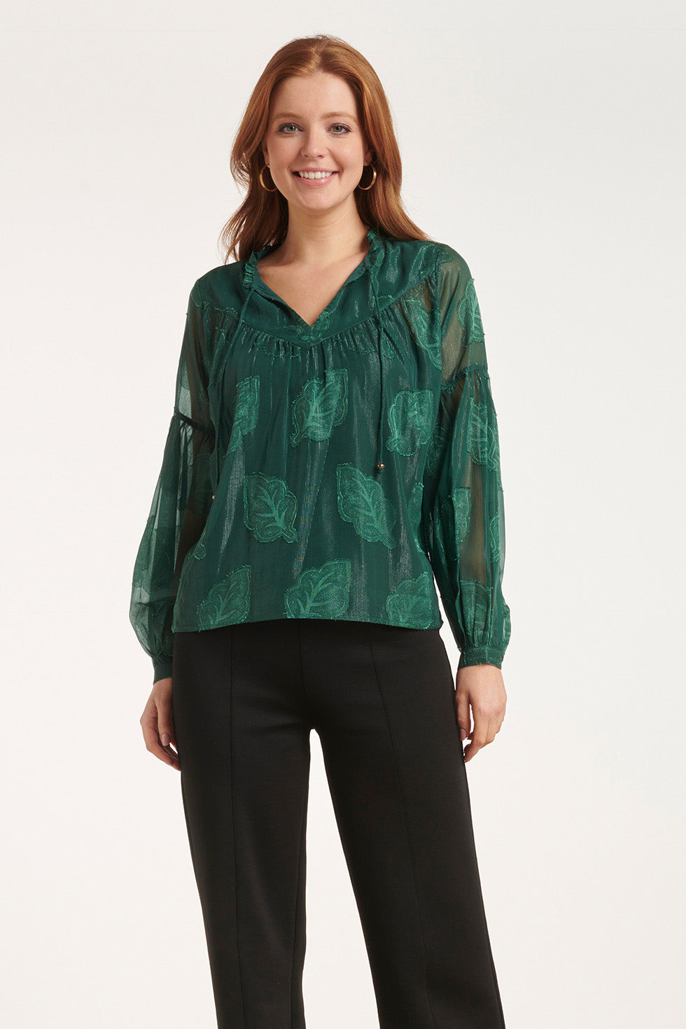 24698 Chiffon Jacquard V-Hals Top Met Bladmotief | Bottle