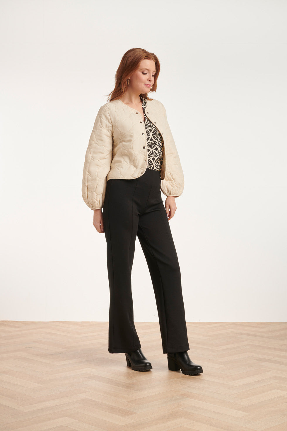 24705 Offwhite Gewatteerde Jas Met Hartvormige Stiksel | Sand