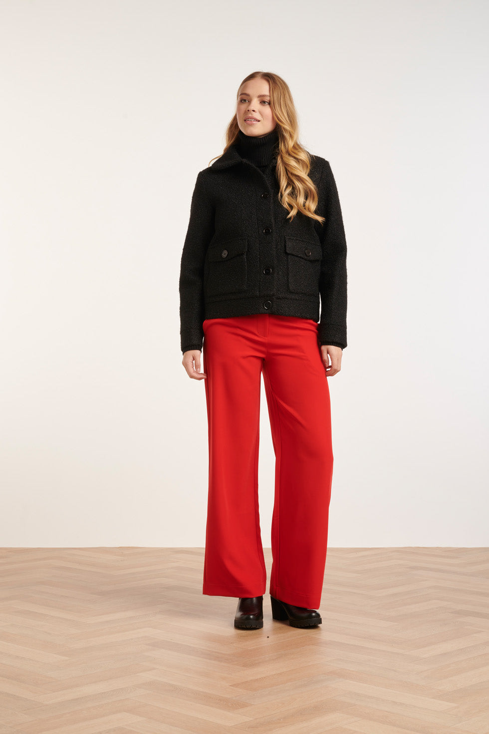 24708 E Korte Jas Met Grote Zakken | Black
