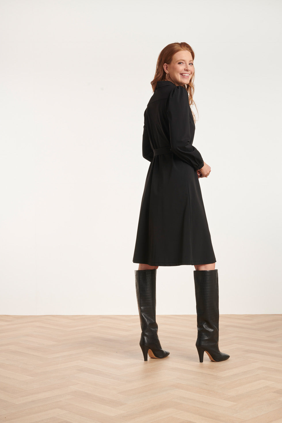 24714 E Travel Kwaliteit Jurk | Black