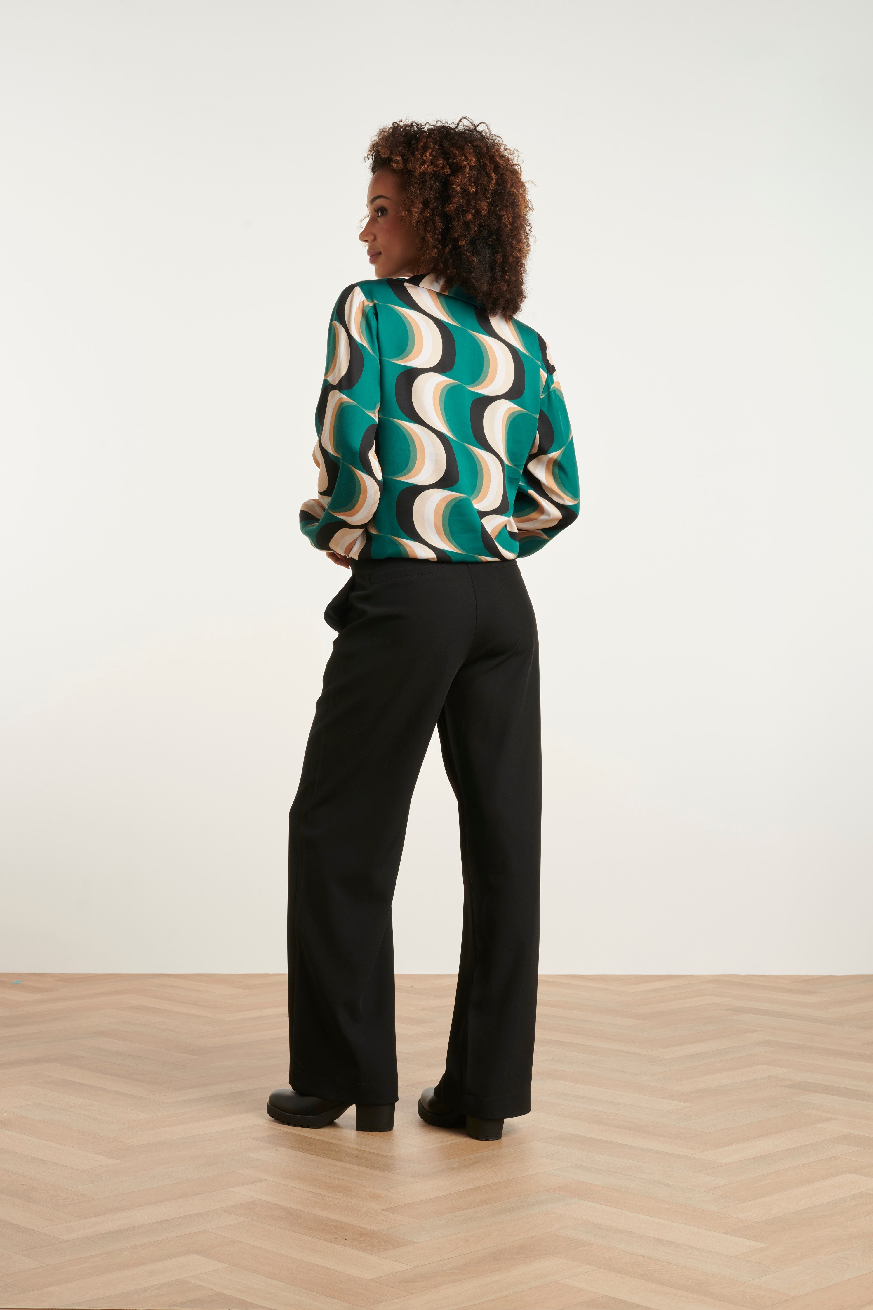 24756 Retro Graphic Top | Bottle - Muticolour