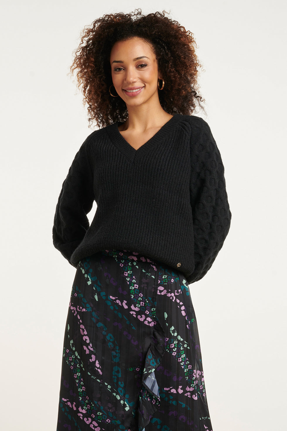24784 E Oversized Trui Met V-Hals | Black