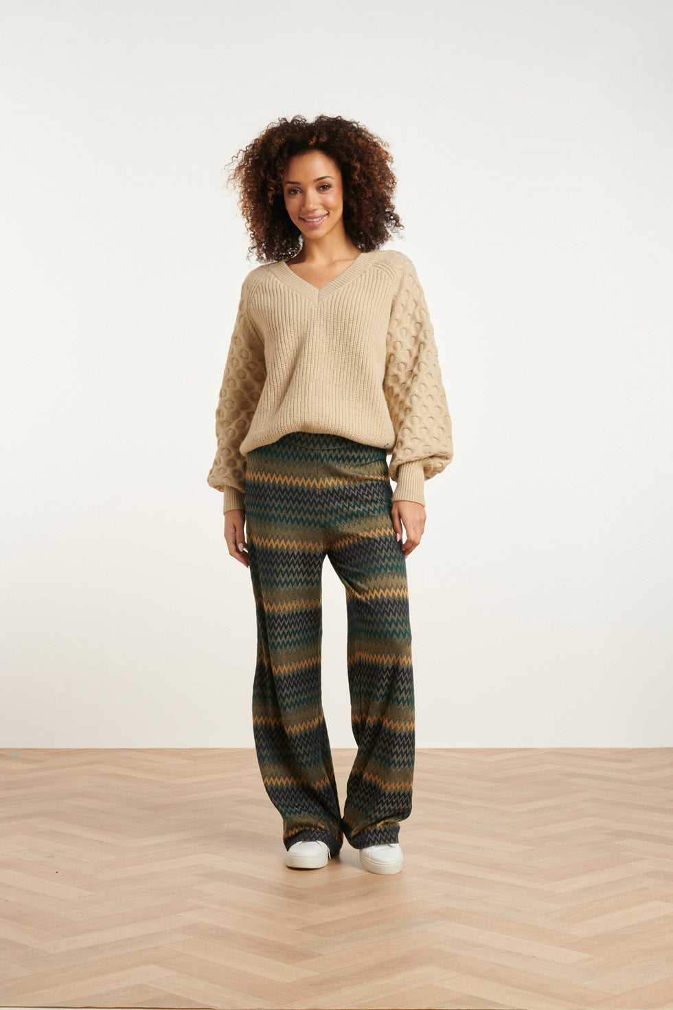24784 Oversized Trui Met V-Hals | Sand
