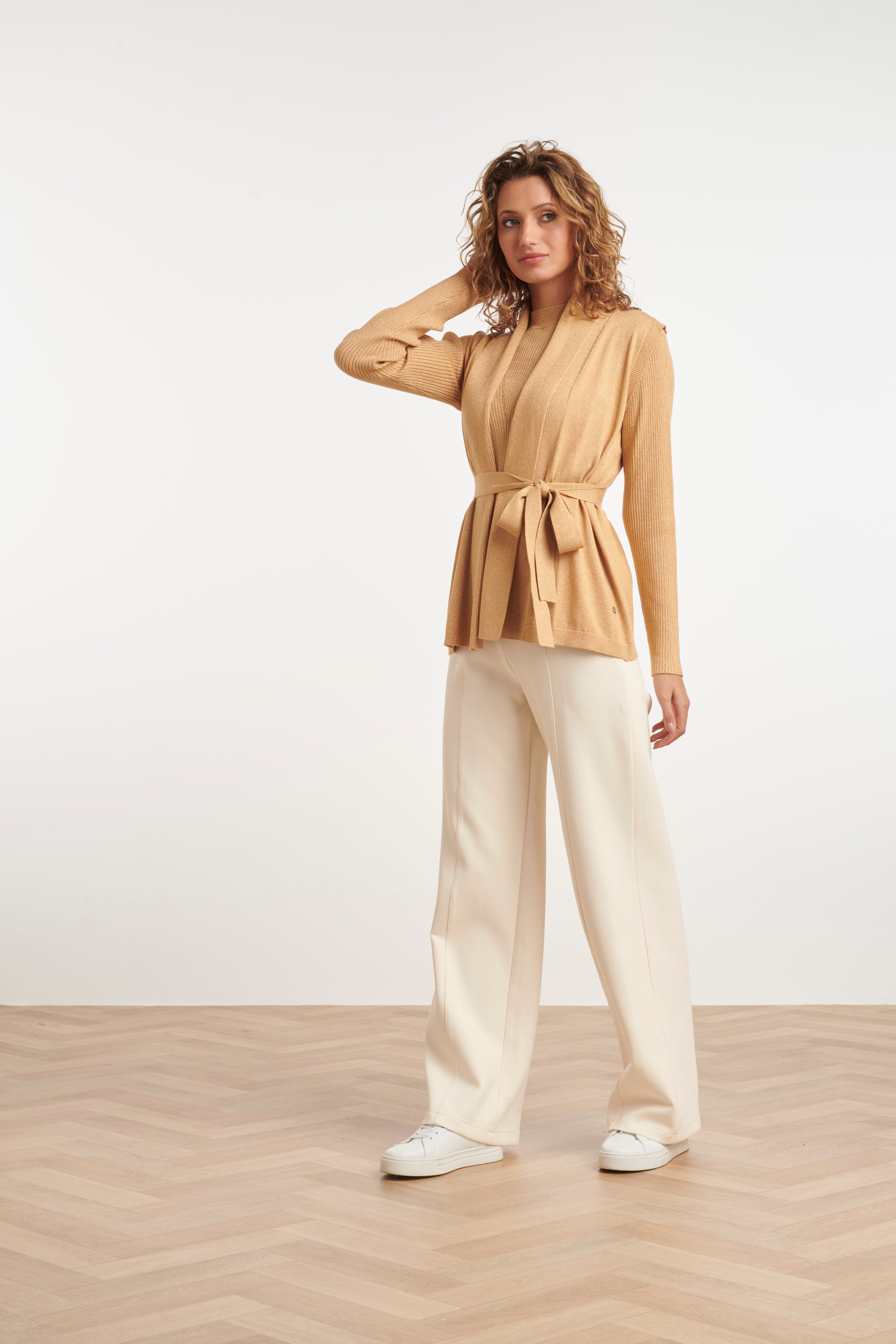 24789 Donker Gebreide Mouwloze Cardigan | Dark Sand - Gold