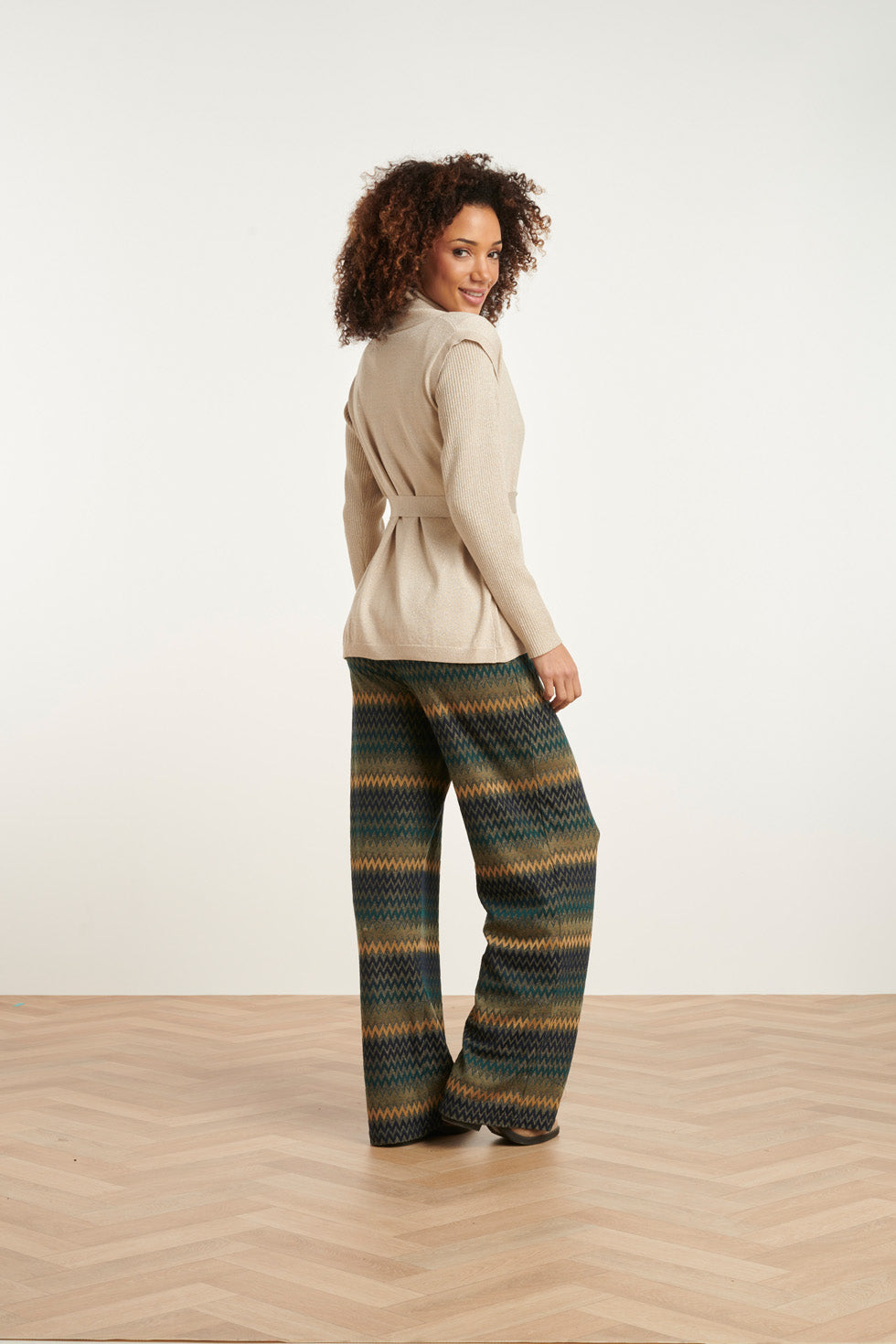 24789 Geribde Mouwloze Cardigan Met Lurex | Sand