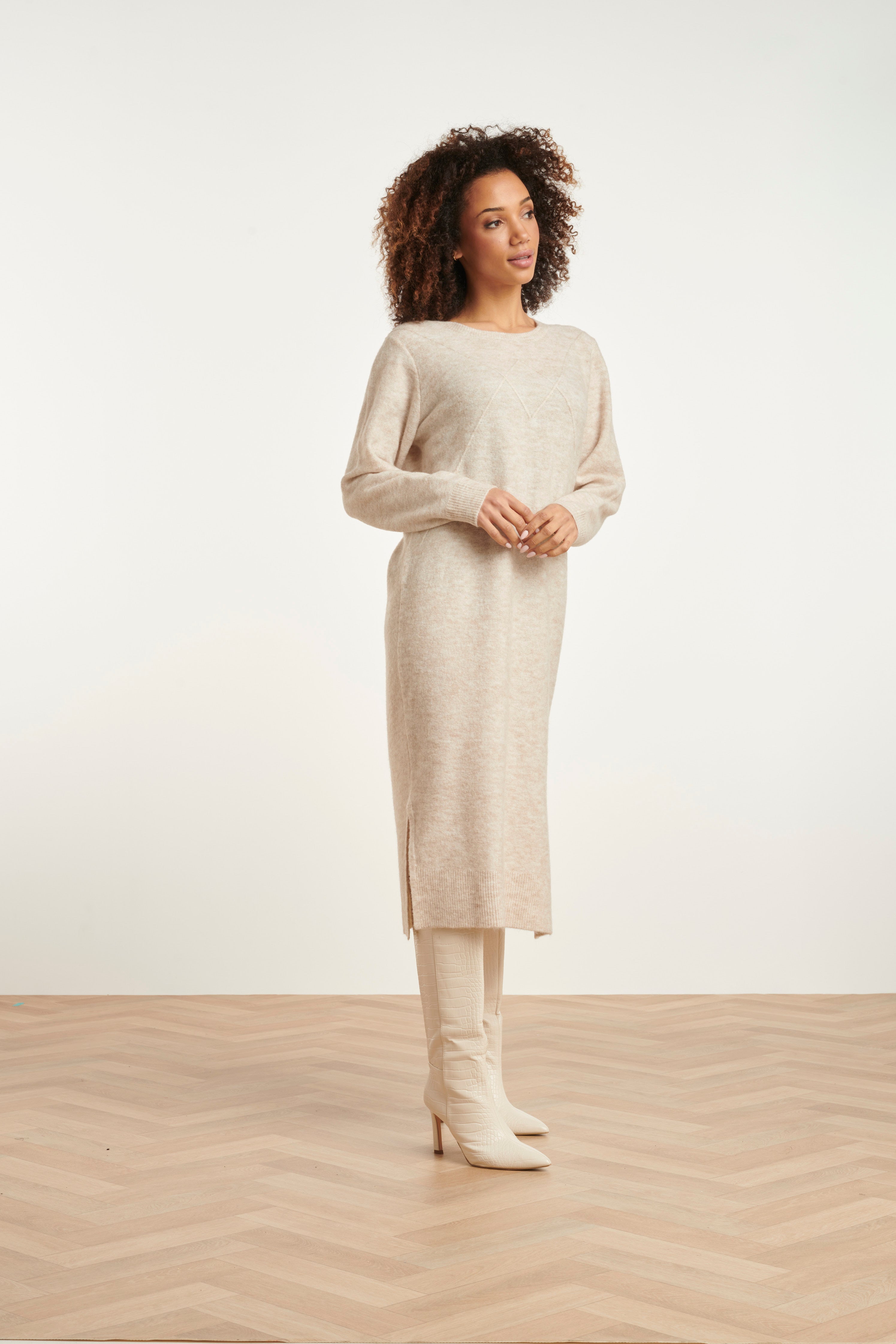 24796 Lange Gebreide Jurk Met Grafisch Detail | Off White