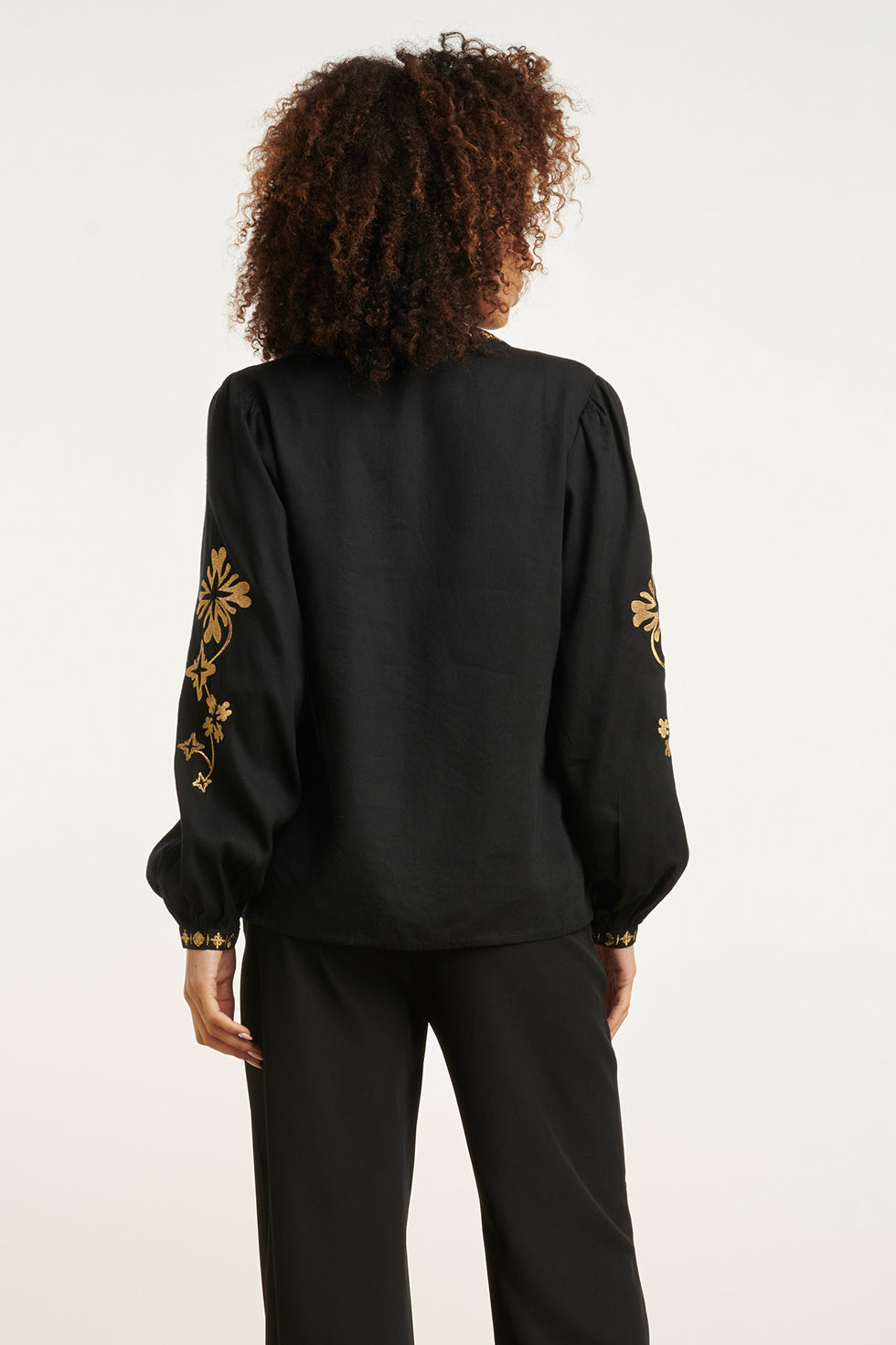 24803 E Geborduurde Top Met Borduur | Black-Gold