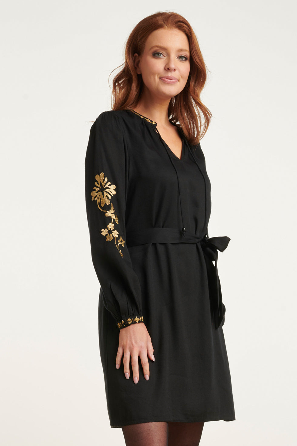 24804 E Geborduurde Jurk Met Borduur | Black-Gold