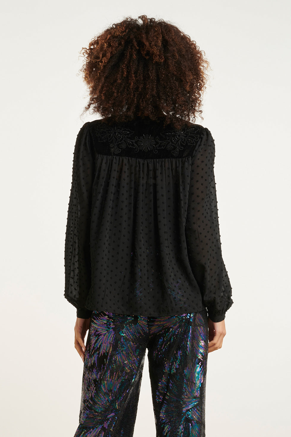 24806 E Elegante Gestippeld Chiffon Top | Black