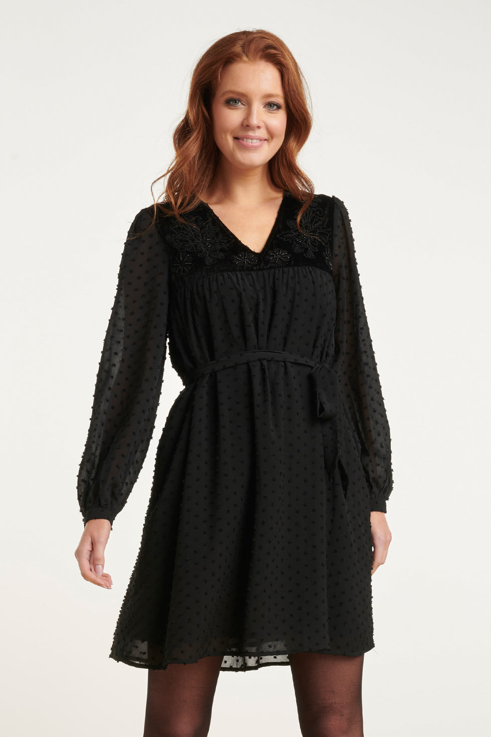 24807 E Elegante Gestippeld Chiffon Jurk | Black