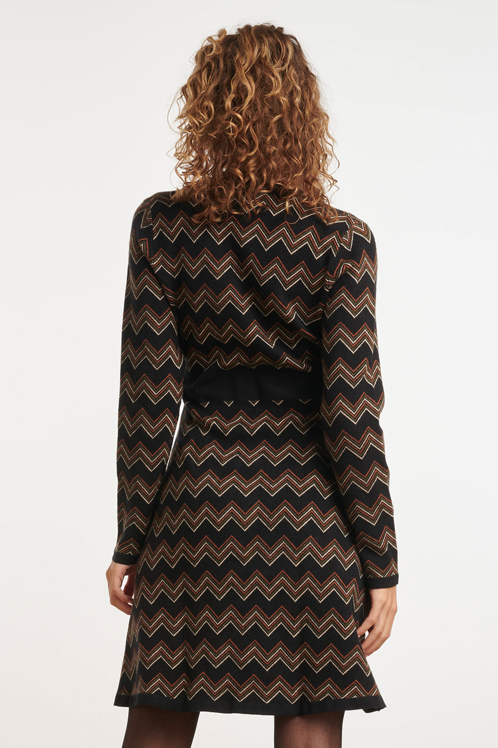 24902 Multicolour Gebreide Zigzagprint Gebreide Jurk | Black-Brown