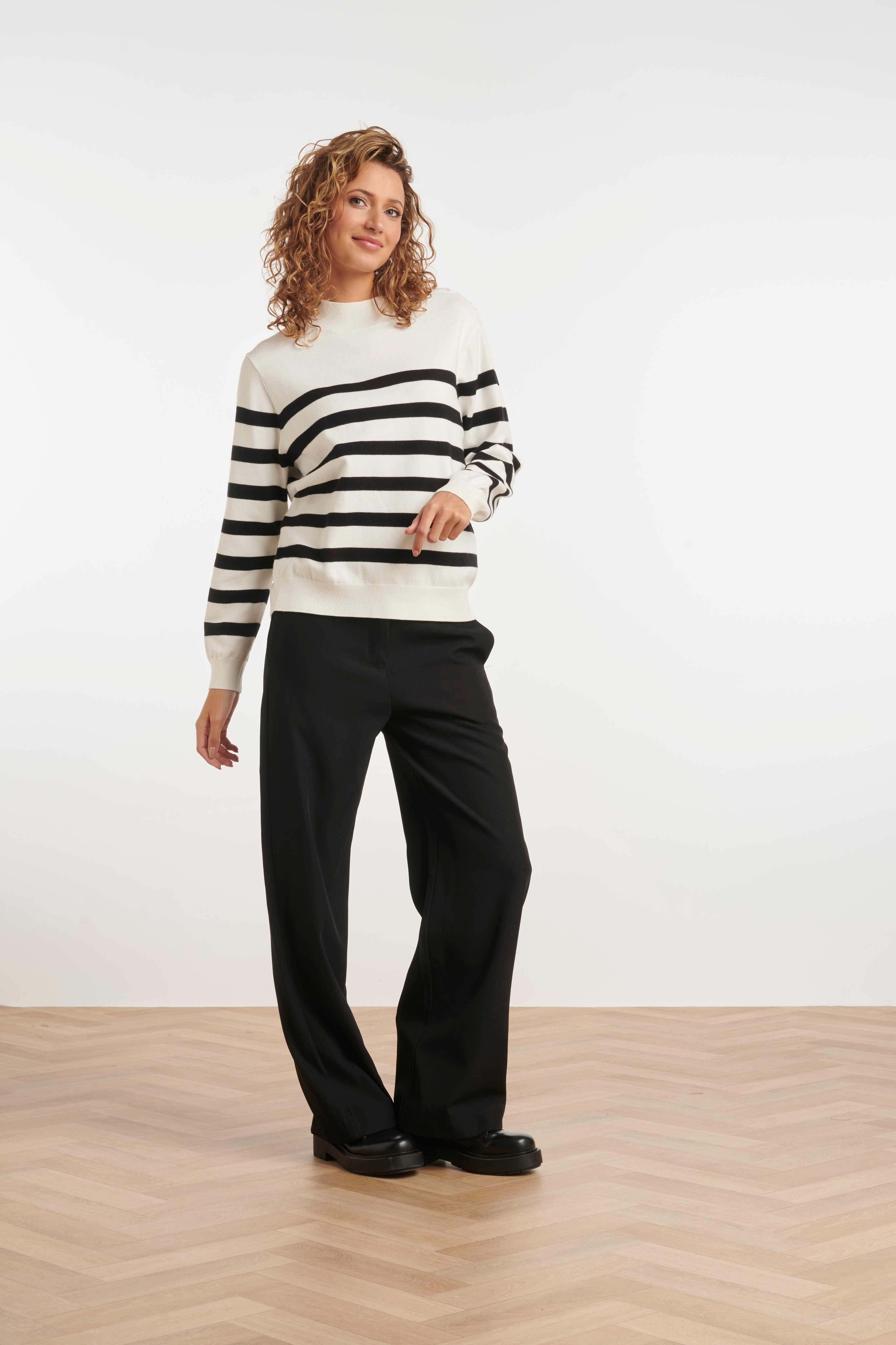 24907 Gebreide - Gestreepte Top | Black-White