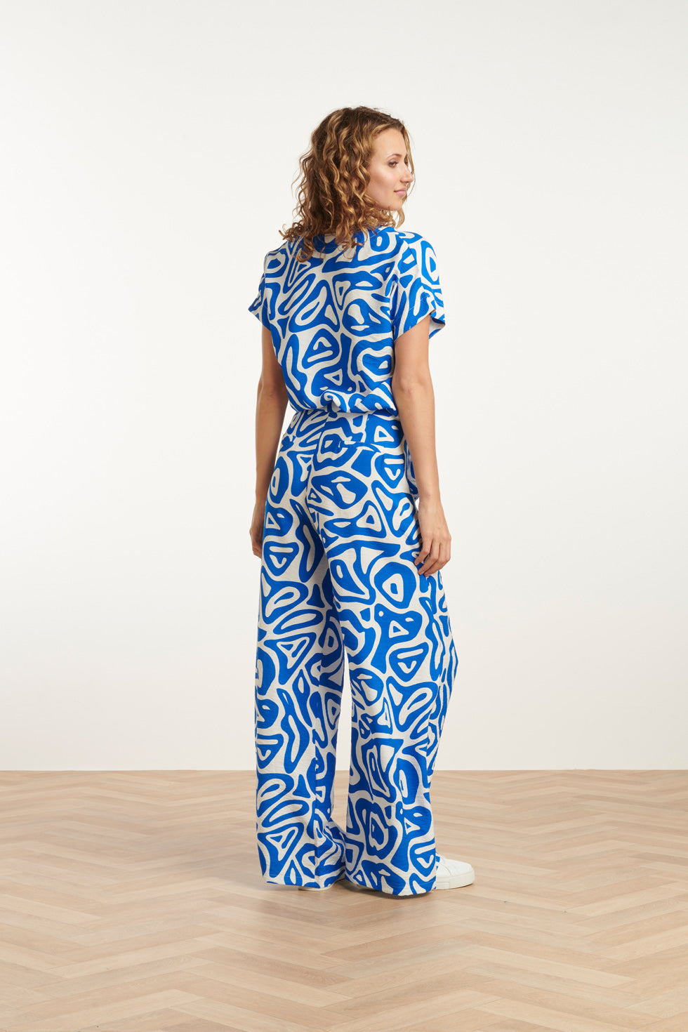 25004 Wijde Broek Met Te Abstracte Print | Cobalt Blue-White