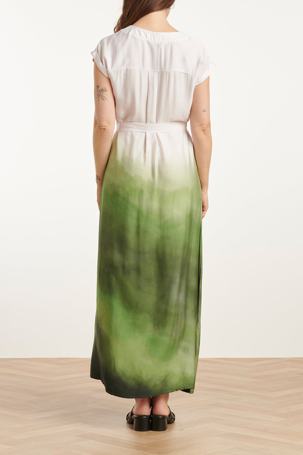 25024 Midi Jurk Met V-Paneelombre Print – | Off White-Light Green