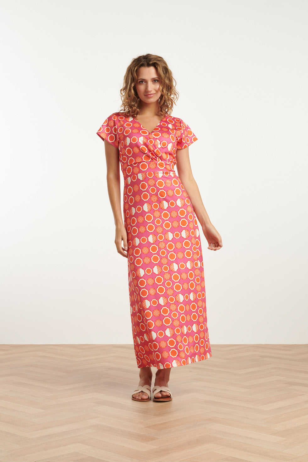 25026 Maxi Jurk Met V-Hals Met Fruitprint | Pink-Multicolour