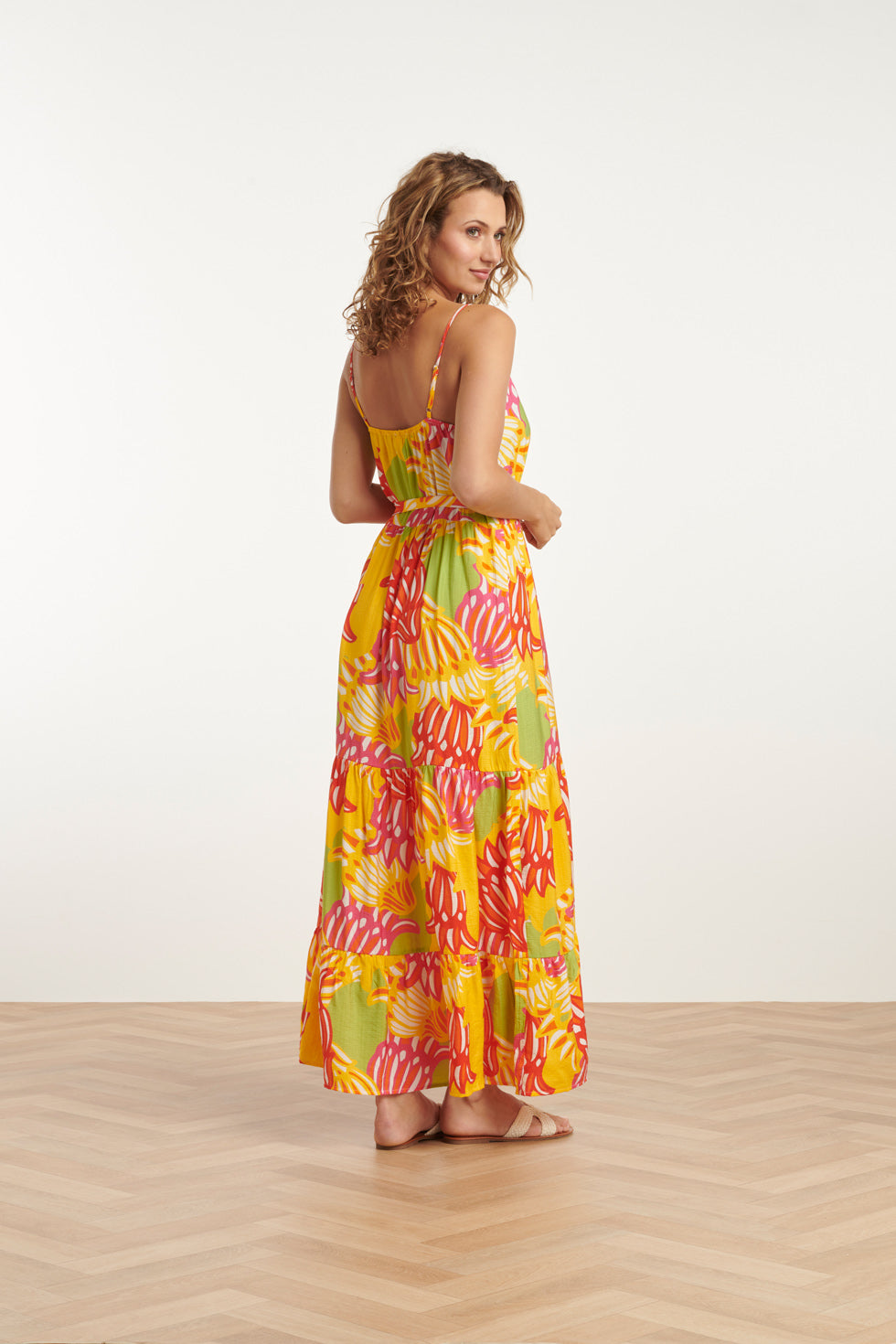 25029 Felgede Maxi Jurk Met Bloemenprint | Muticolour