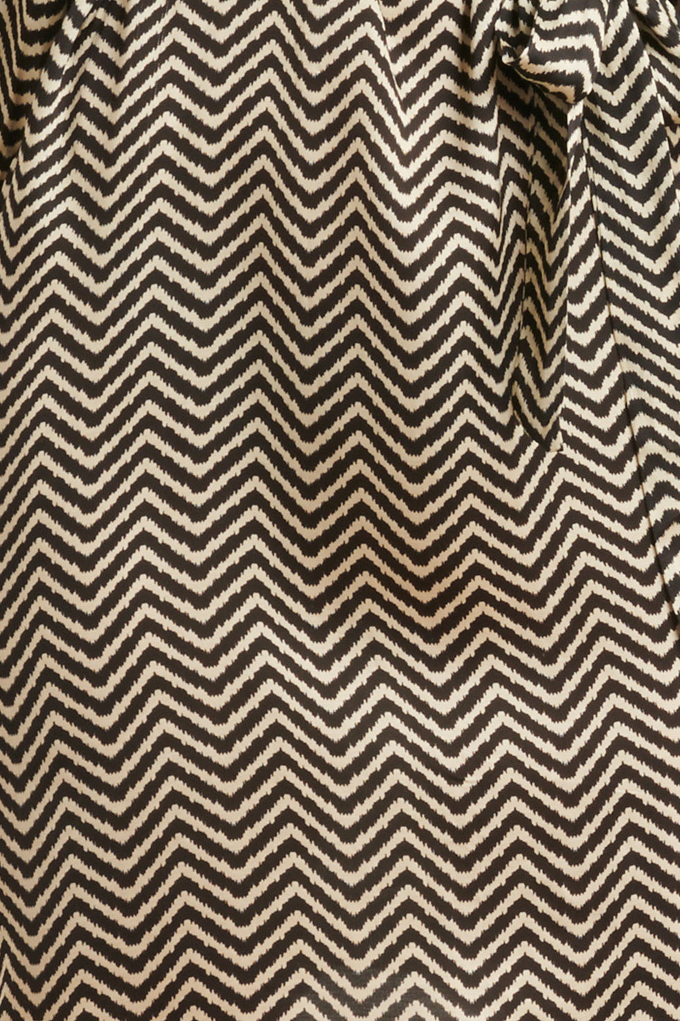 25048 Korte Satijn Jurk Met Zigzagprint | Offwhite-Black