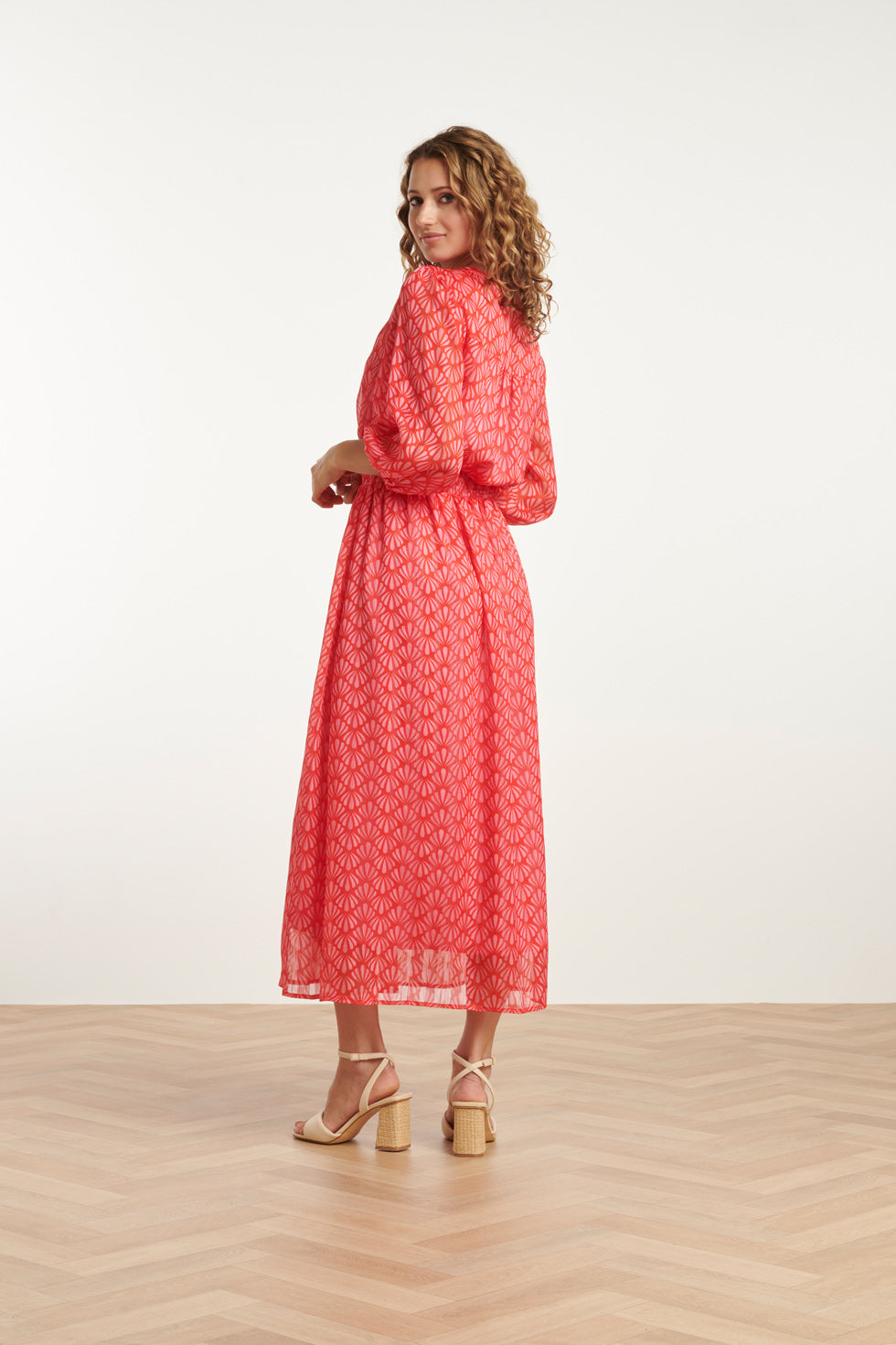 25050 Elegante Maxi Chiffon Jurk Met Schelpprint | Red-Pink
