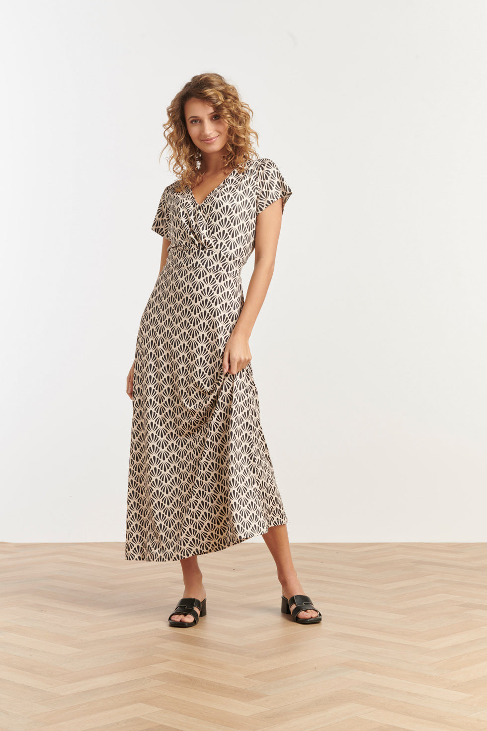 25063 E Schelpenprint Maxi-Jurk | Off White - Black
