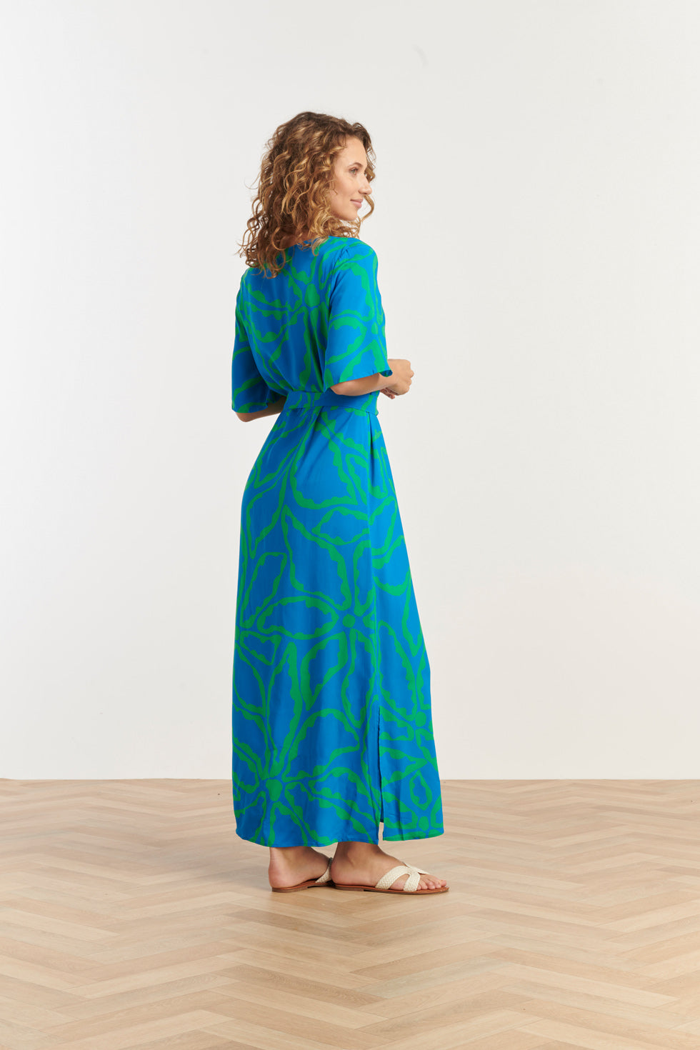 25068 Maxi Jurk Met Grafische Bloemenprintfelgras | Cobalt-Green